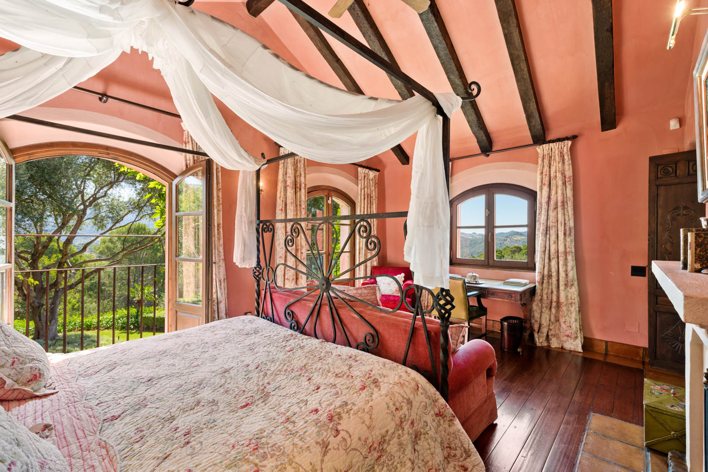 Dormitorio principal en primer piso